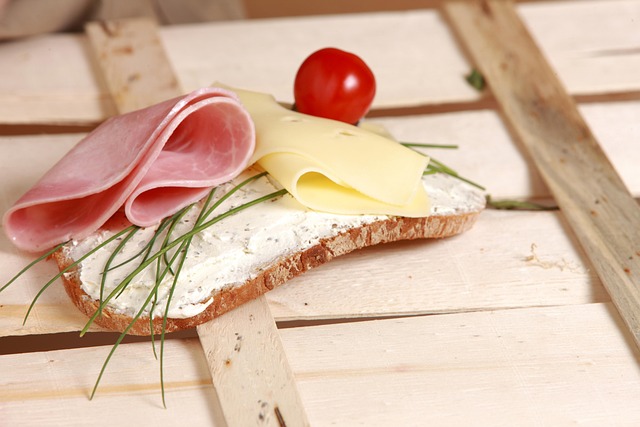 Pebete con jamón y queso — Recetas de la cultura argentina