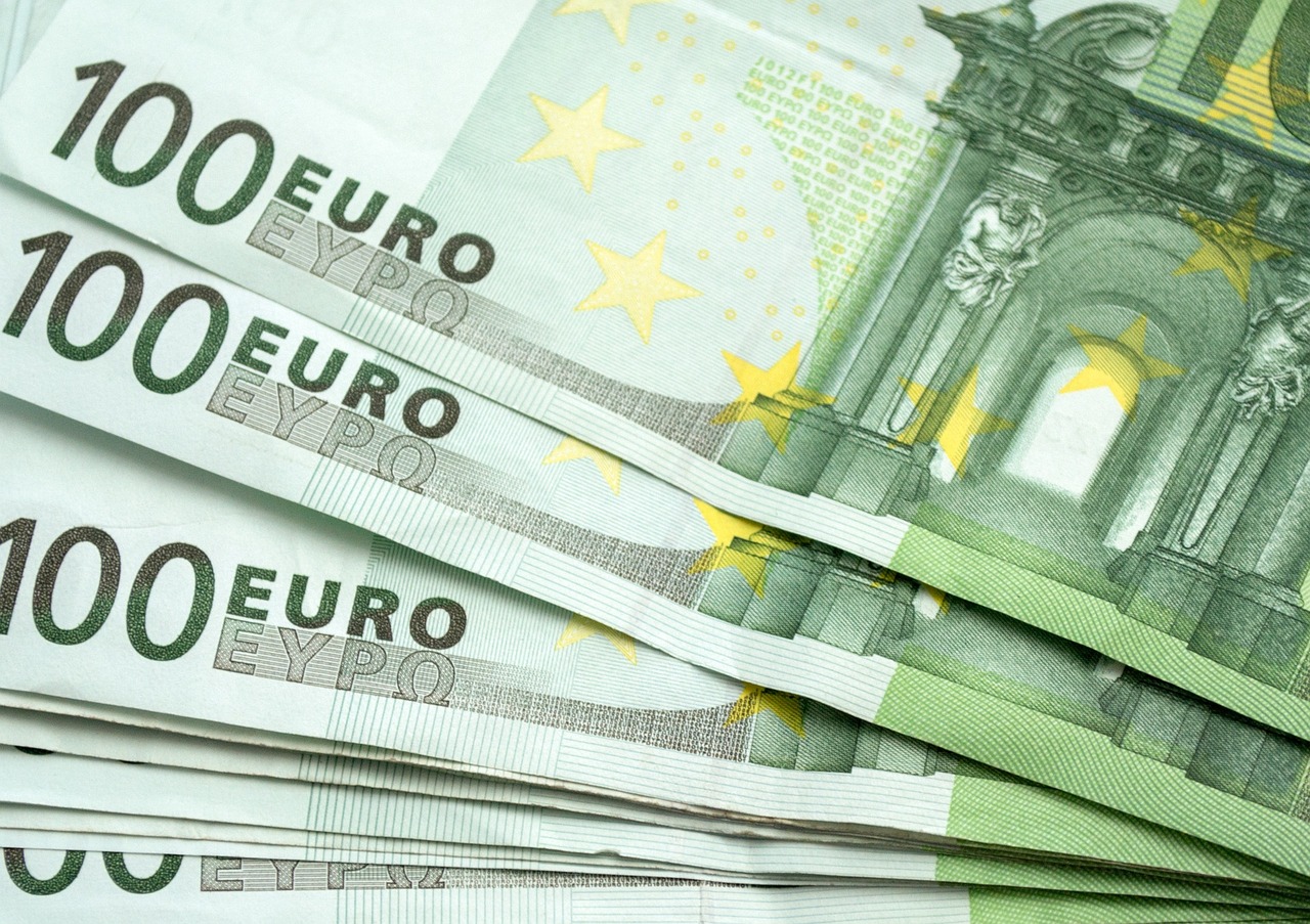 Salarios registrados caen en mayo y acumulan ocho bajas en nueve meses